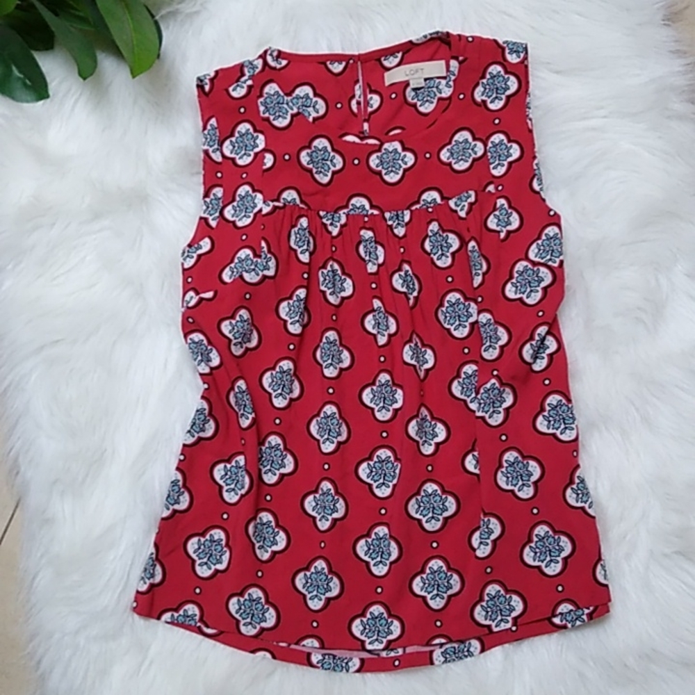 💐LOFT- Red, white and light blue sleeveless blouse size XS💐